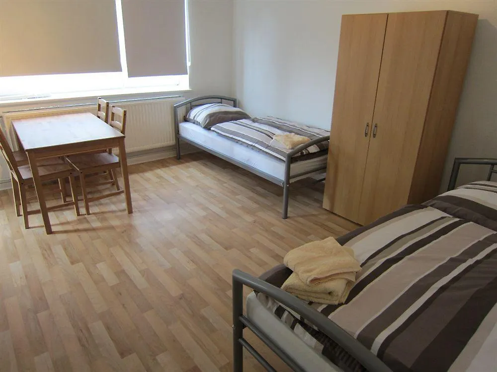Abt Private Rooms - Hannover Laatzen Hotel