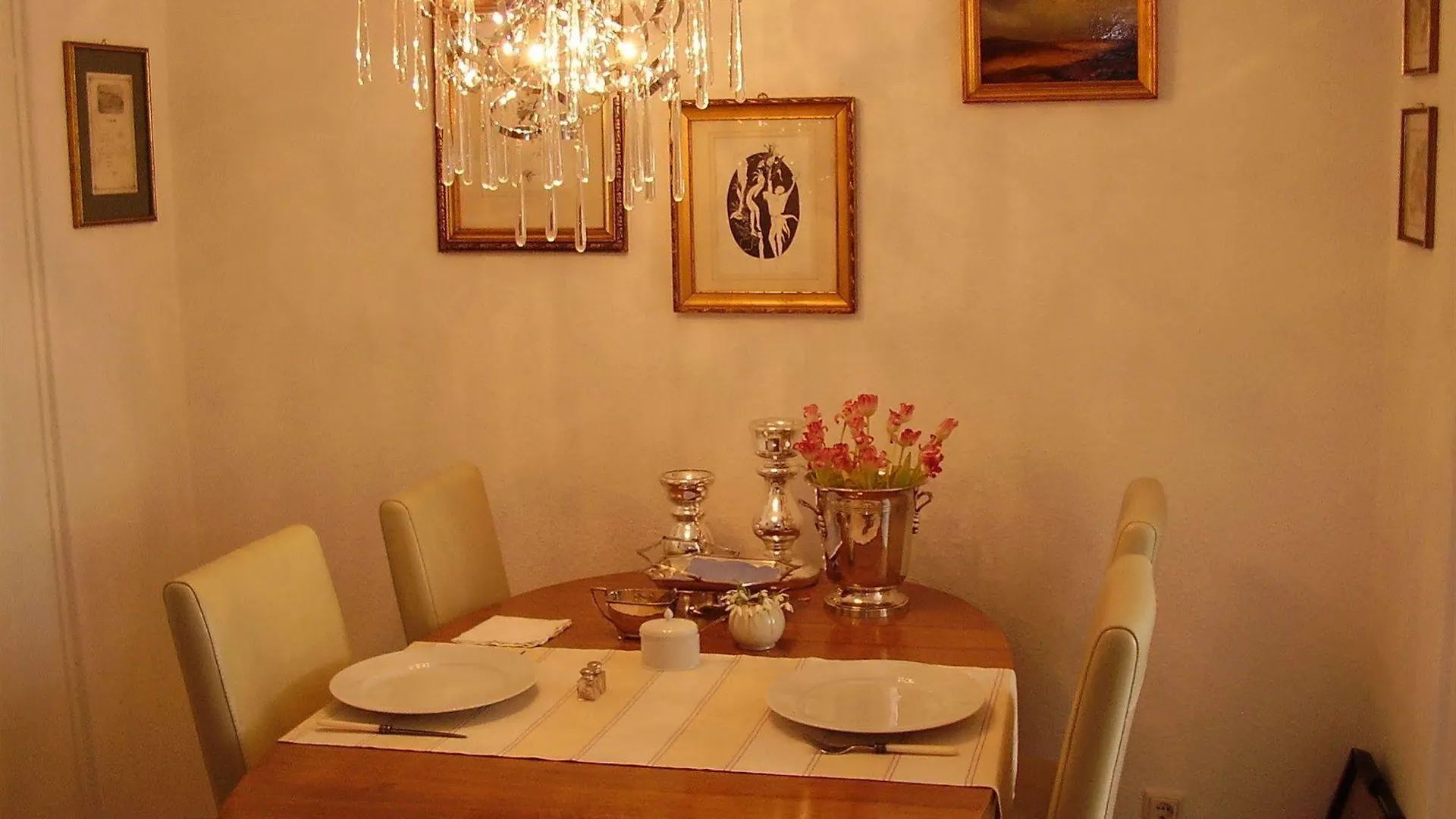 Abt Private Rooms - Hannover Laatzen Hotel