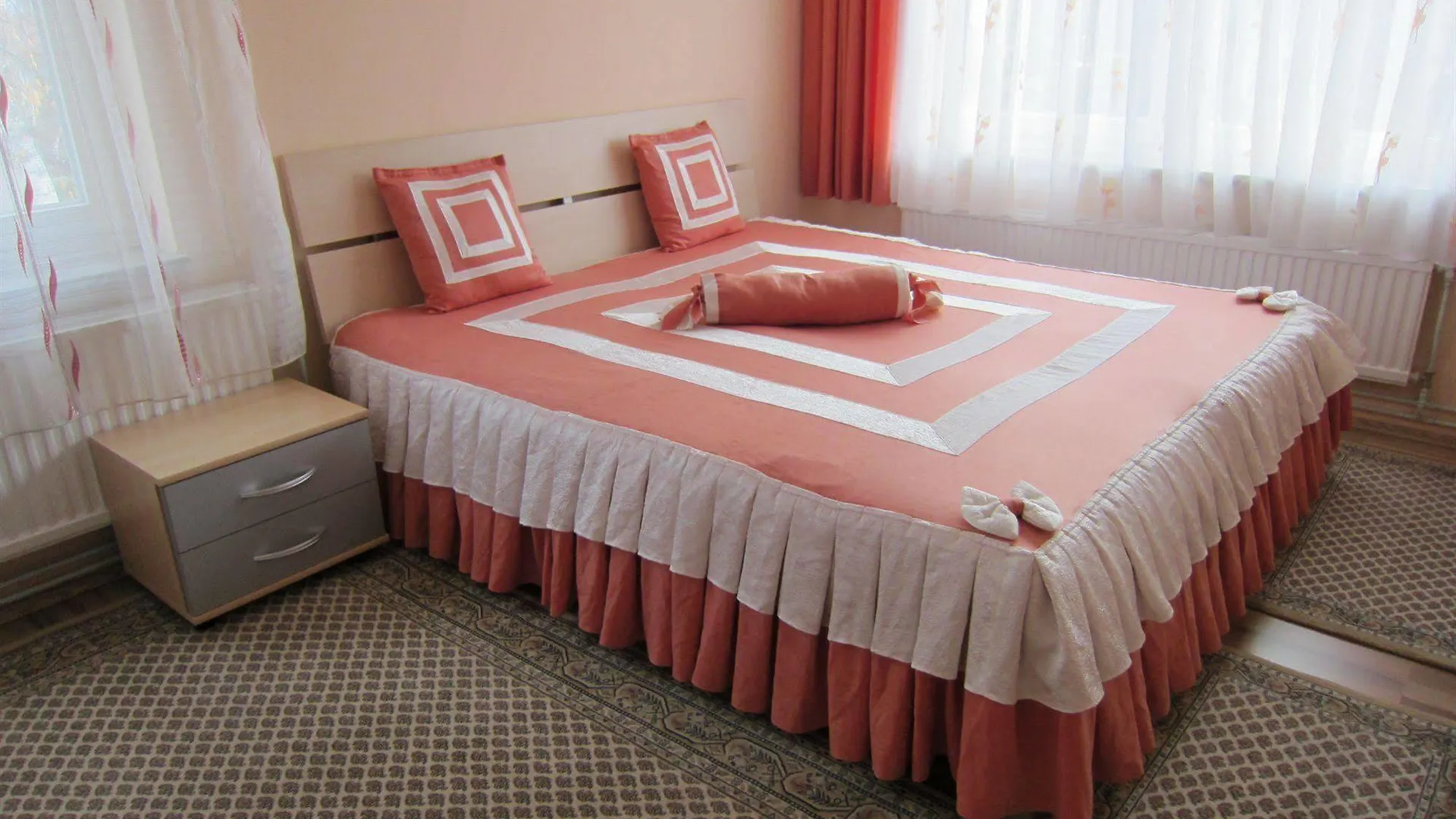 Abt Private Rooms - Hannover Laatzen Hotel